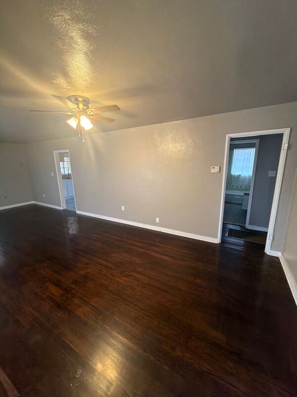 Photo - 3018 Oak Forest Dr