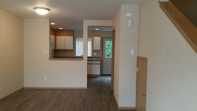 Photo - Spacious Puyallup Townhouse!