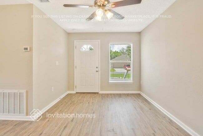 Photo - 223 Churchill Ct