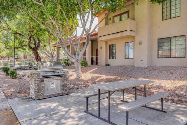 Acoma Thunderbird Townhomes