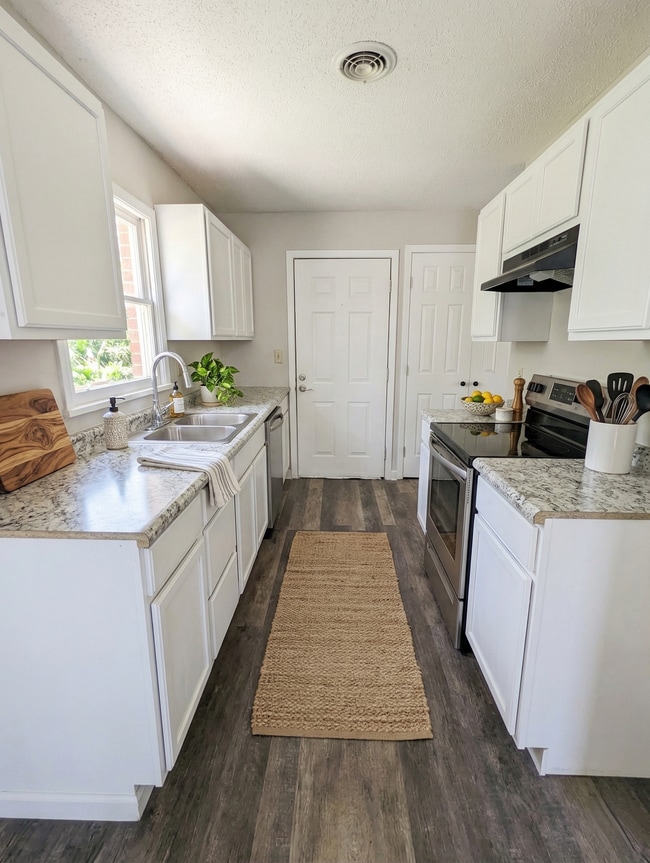 Photo - 3334 Cottonwood Dr