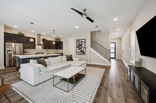 Photo - 1415 Biondo Way