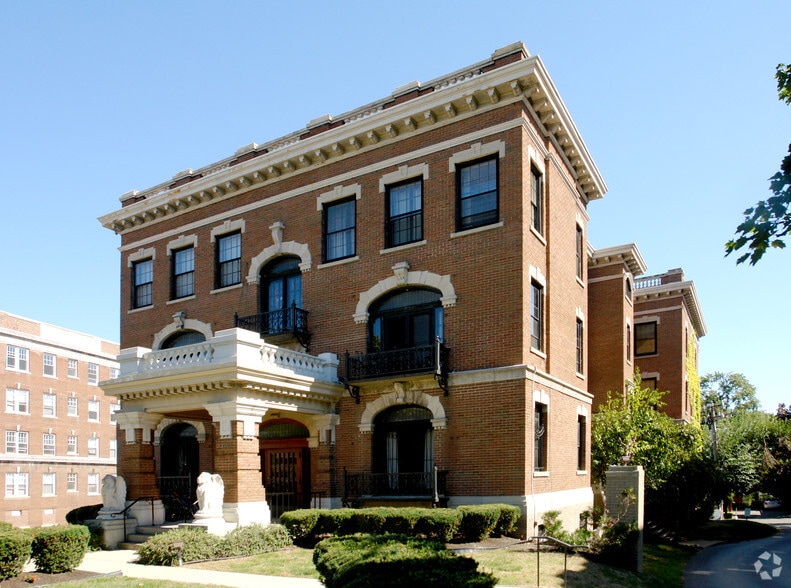 1149 Delaware Ave