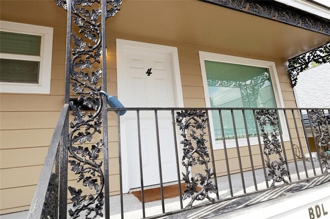 Photo - 808 W Main St Unit 3