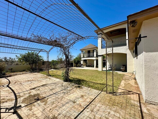 Photo - 617 Cowbird Cove Court