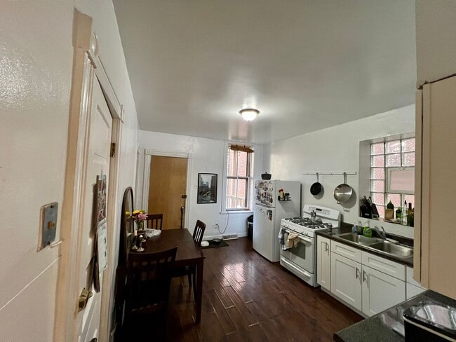 Photo - 1902 W Cortland St Unidad 1