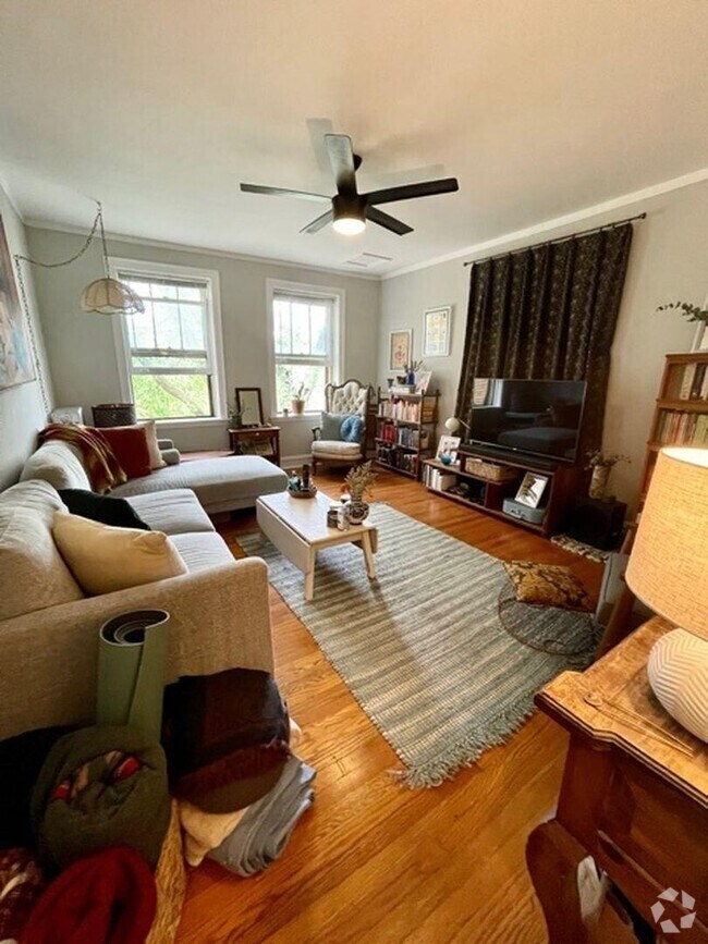 Building Photo - 1 bedroom in Chicago IL 60640 Unit 1E Rental