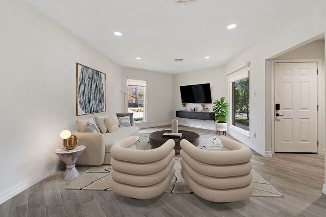 Photo - 1928 Augusta Dr