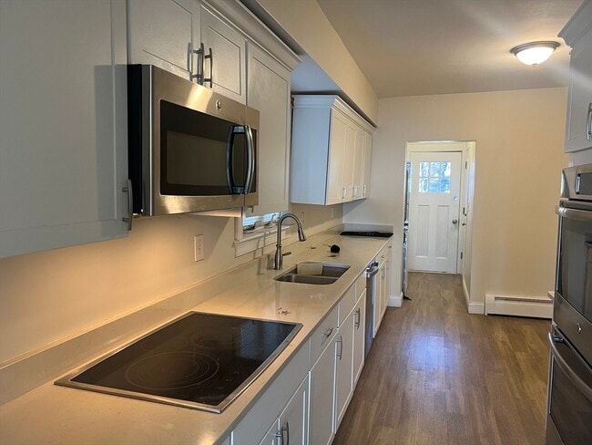 Building Photo - 66 Humphrey St Unit 2