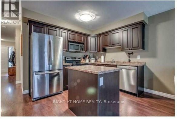 Photo - 20 McConkey Crescent