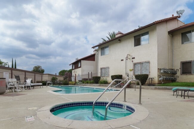 Photo - Downstairs 2-Bedroom Condo in Banning--55+ Gated Community!