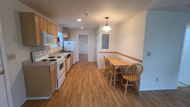 Photo - 1860 Beach Dr Unidad #2