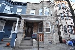 Building Photo - 228 Maple St