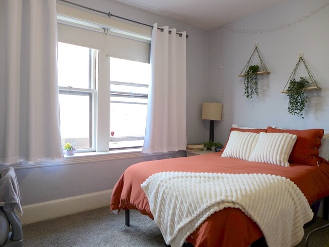 Building Photo - 9 Alton Pl