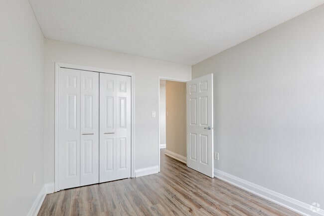 1BR, 1BA - 600SF - Bedroom
