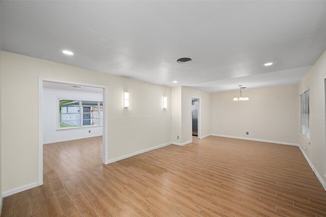 Photo - 3835 Tartan Ln