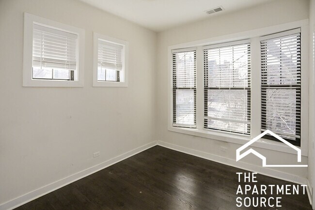 Photo - 1600 W Belle Plaine Ave Unit 2