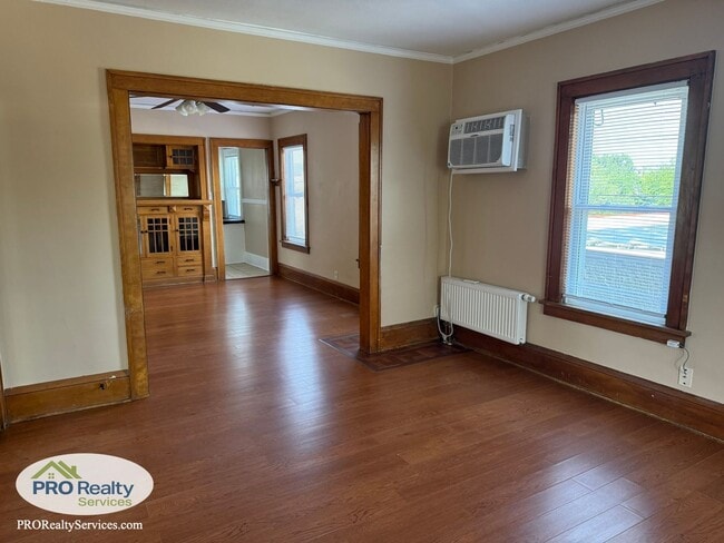 Photo - 116 W 28th St