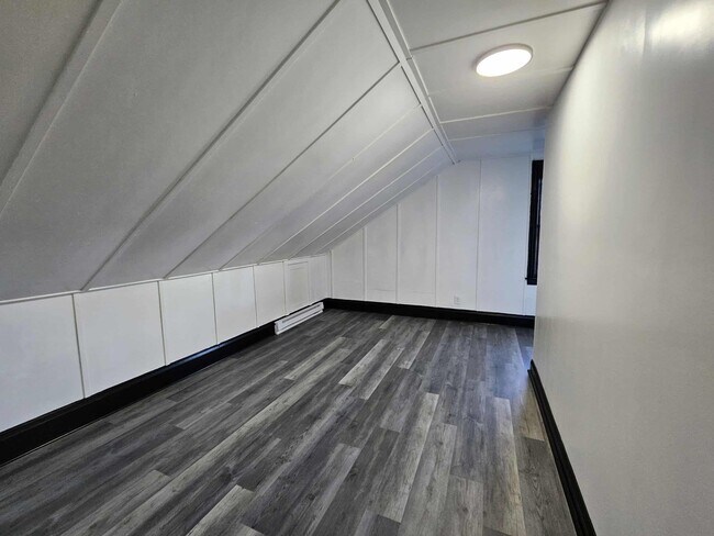 Photo - Beautiful 4 Bed, 1 Bath Home for Rent- Spa...