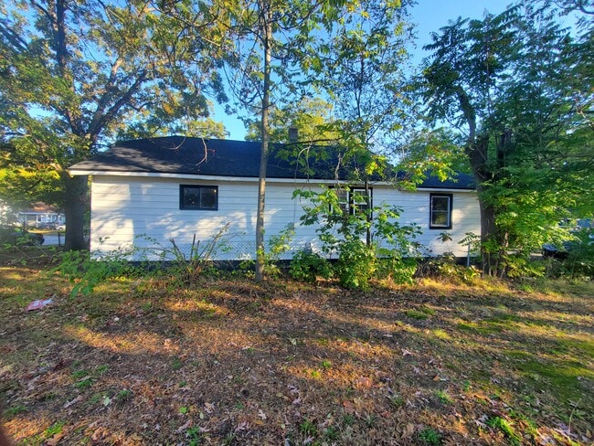 Photo - 2646 Reynolds St