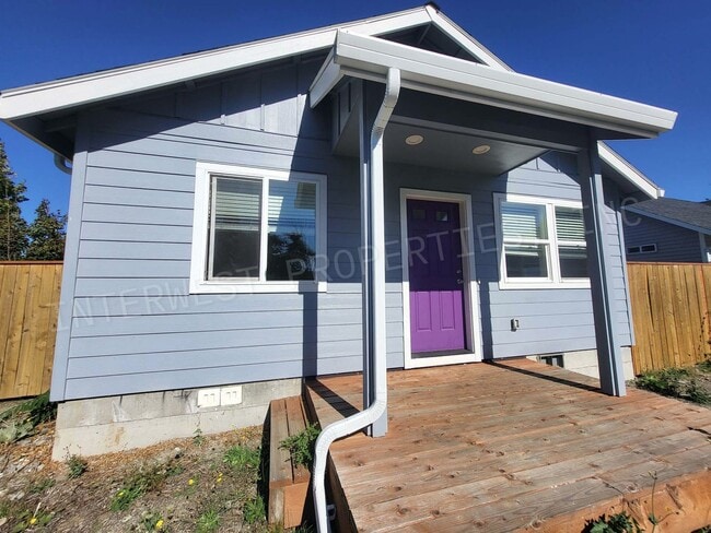 Building Photo - HEIN02 Unit B--*