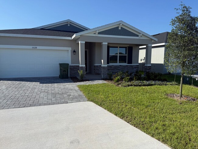 Building Photo - Brand NEW - never used appliances - 4 bedr... Rental