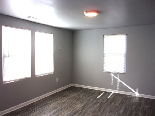 Photo - 307A Hall St