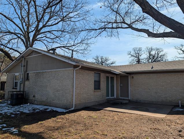 Photo - 4725 Leonard St