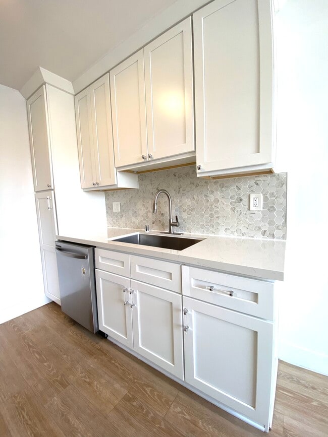 Photo - 1420 Berkeley St