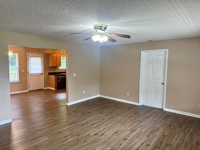 Photo - 8001 Hale Rd