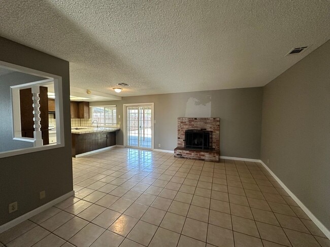 Photo - 1175 E Edison St