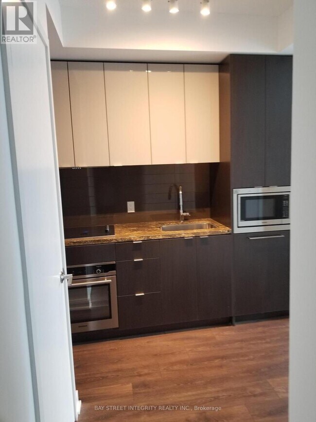 Photo - 125 Blue Jays Way Unit 3707