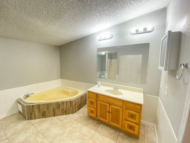 Photo - 1770 Holliday Dr