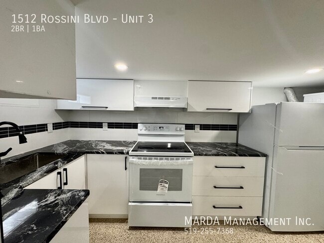 Photo - FULLY RENOVATED 2 BED/1 BATH LOWER UNIT- INCLUSIVE W/ $150 CAP Unité 3