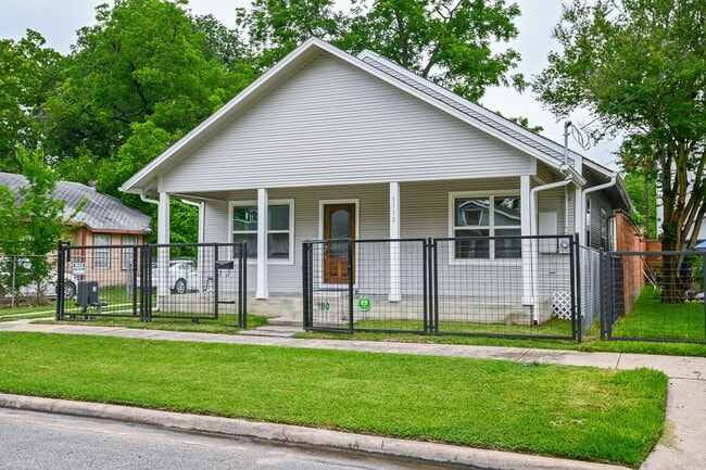 Photo - 1110 Louise St