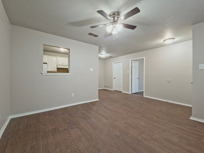 Photo - Cozy 3 bed 2 bath in Northridge