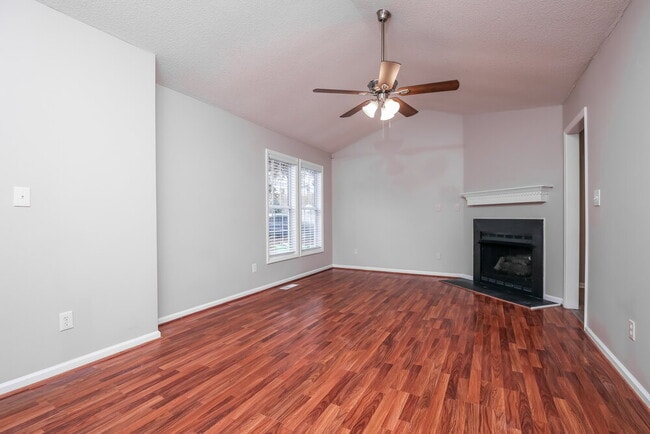 Photo - 1461 Smokey Mountain Dr