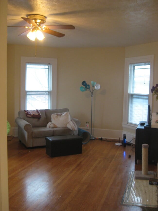 Photo - 17 S Goodman St Unidad #2 2nd Flr