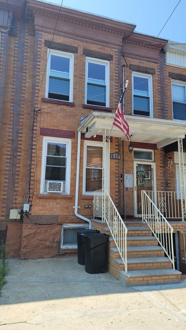 Building Photo - 419 57th St Rental