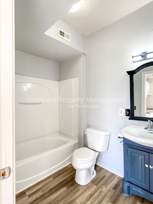 Photo - 812 Butterworth St SW Unit 1