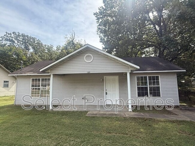 Building Photo - 1303 Dana Debbie St