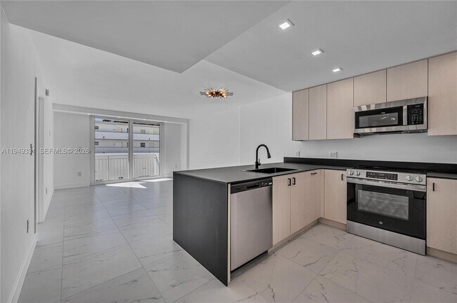 Photo - 345 Ocean Dr Unidad 508