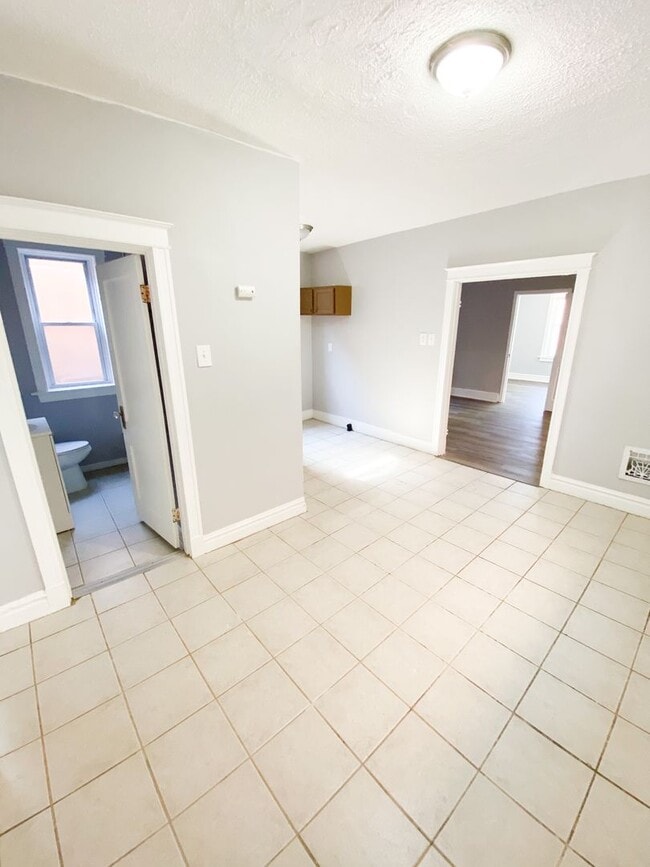 Spacious 2 bed 1 bath just south of Cherokee - Spacious 2 bed 1 bath just south of Cherokee Casa