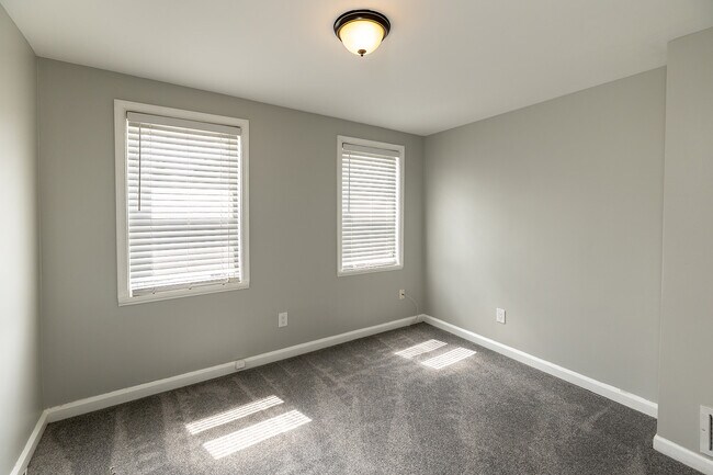 Photo - 6 N Decker Ave House