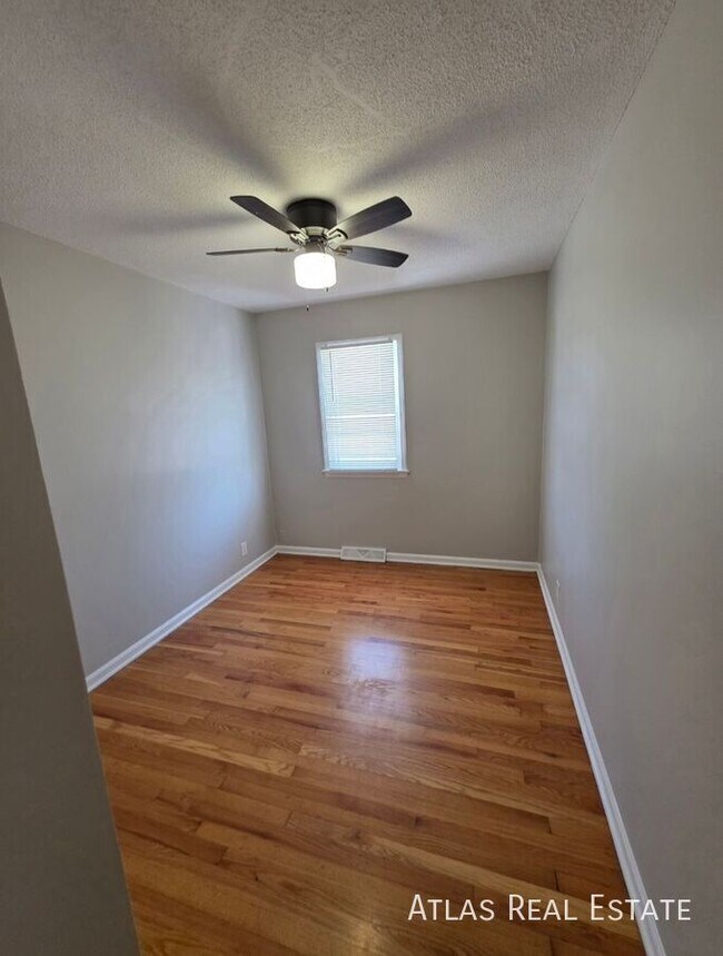 Photo - 2841 N 64 St