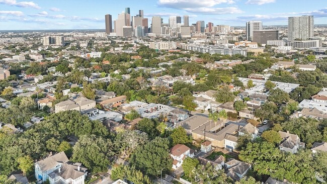 Building Photo - 3613 Audubon Pl