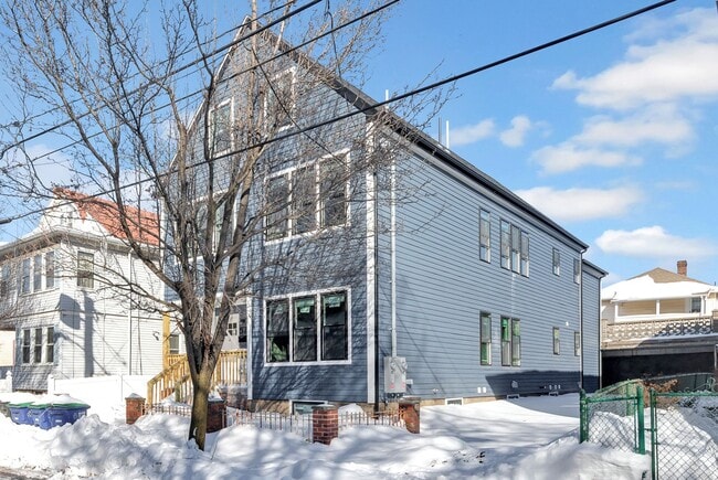 Photo - Renovated 7 bed/7 bath in Somerville