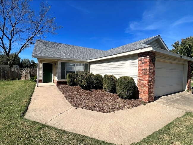 Building Photo - 1102 Tunbridge Dr