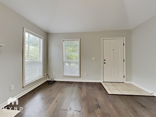 Photo - 378 Walker Way