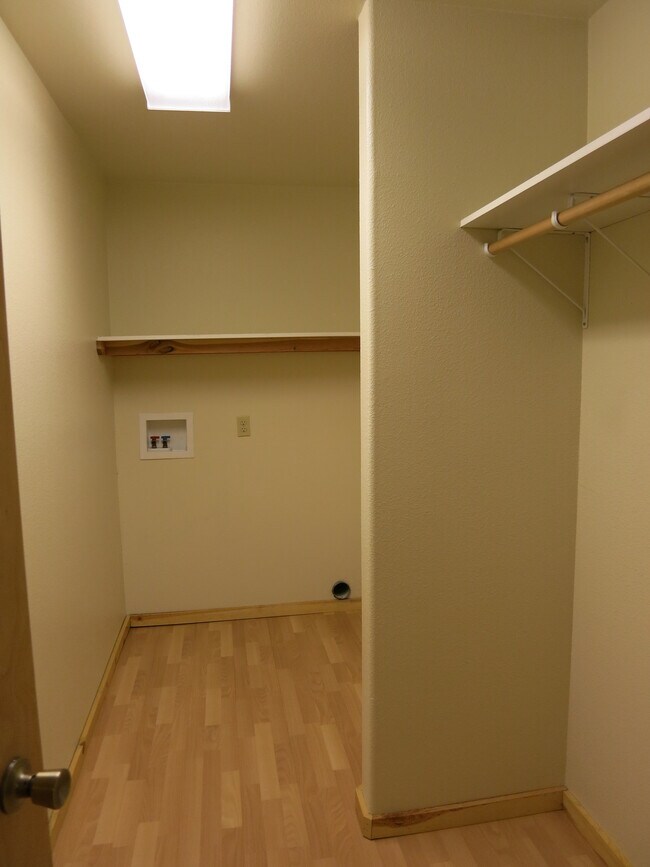Photo - Lauesen Unit A,  A